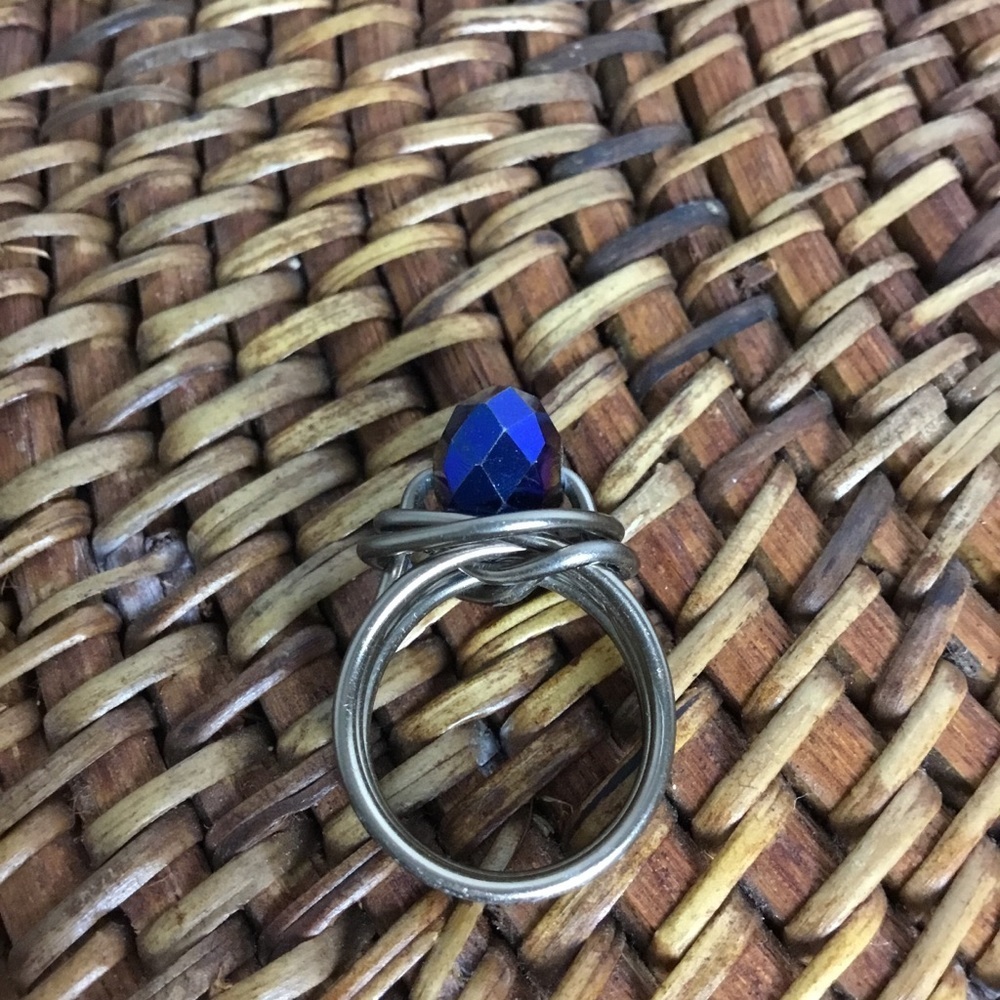 Wire Blue Costume Jewelry Ring Size 7.5 - Picture 2 of 5